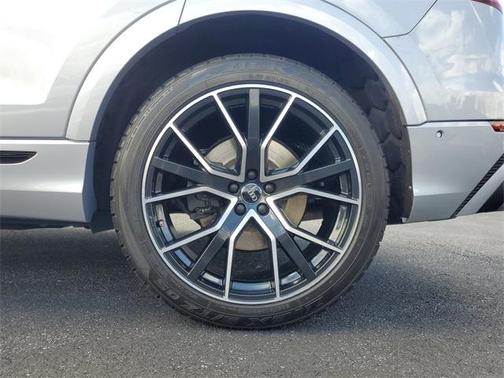 2020 Audi SQ8 4.0T Premium Plus