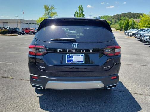 Crystal Black Pearl 2026 Honda Pilot Elite