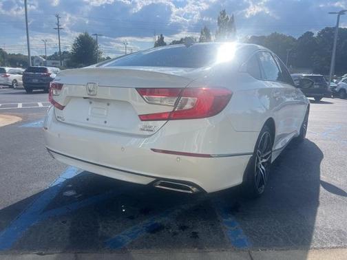 2022 Honda Accord Touring 2.0T