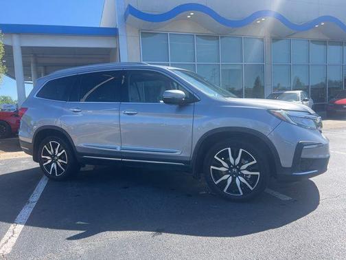 Lunar Silver Metallic 2019 Honda Pilot Touring 7-Passenger
