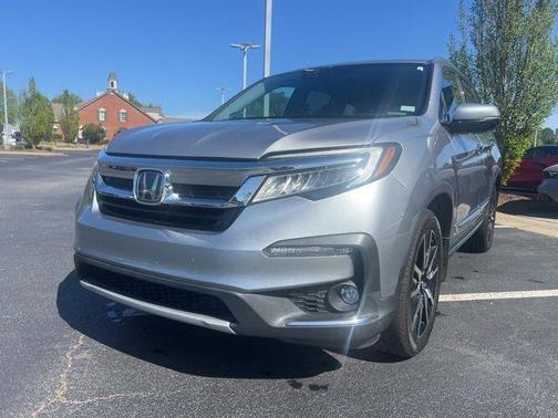 Lunar Silver Metallic 2019 Honda Pilot Touring 7-Passenger