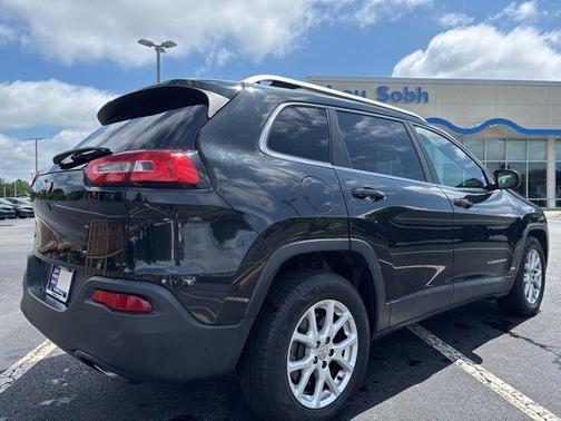 Brilliant Black Crystal Pearlcoat 2014 Jeep Cherokee Latitude