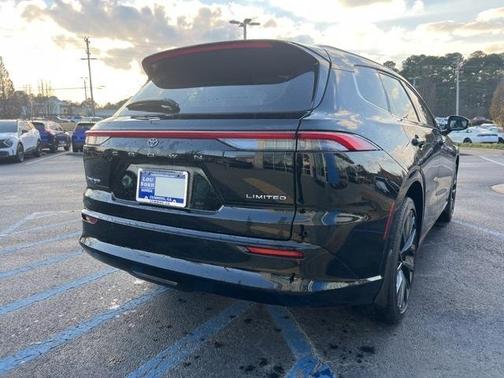 2025 Toyota Crown Signia 