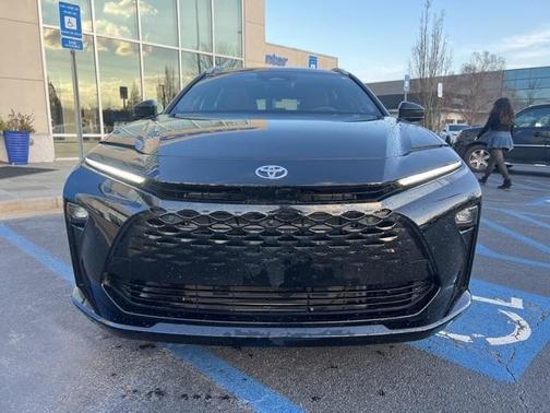 2025 Toyota Crown Signia 