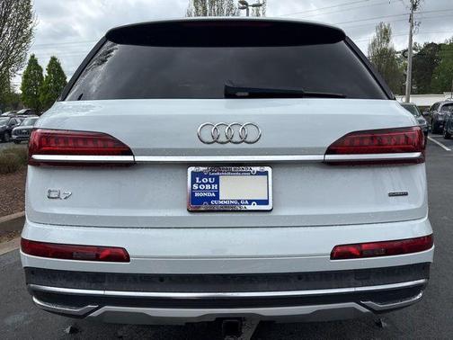Glacier White Metallic 2020 Audi Q7 55 Premium Plus