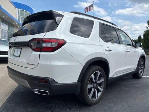 Platinum White Pearl 2025 Honda Pilot Touring