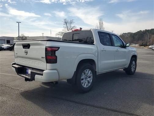 2024 Nissan Frontier SV