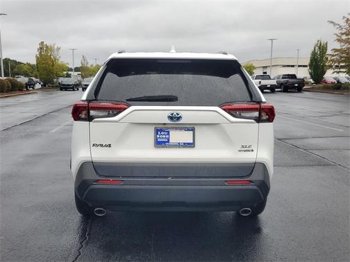 2020 Toyota RAV4 Hybrid XLE