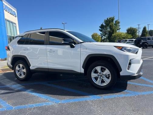 2020 Toyota RAV4 Hybrid XLE