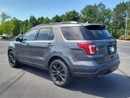 Magnetic Metallic 2019 Ford Explorer XLT