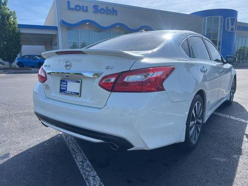 Pearl White 2016 Nissan Altima 2.5 SV