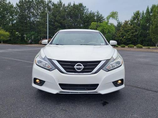 Pearl White 2016 Nissan Altima 2.5 SV