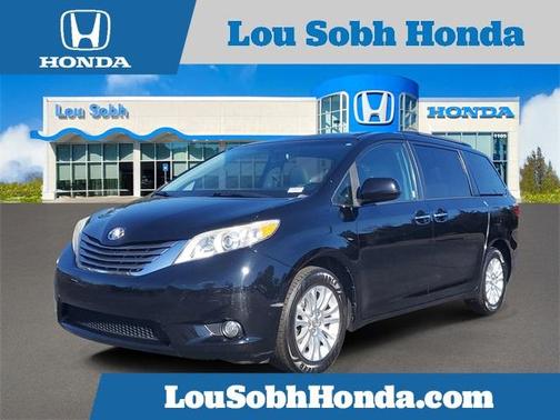 2017 Toyota Sienna XLE