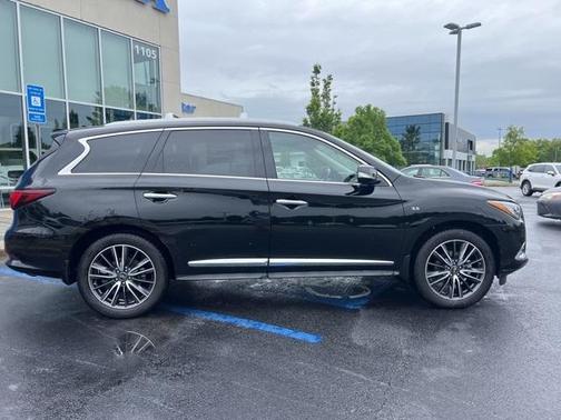 2017 INFINITI QX60 Base