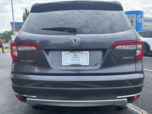 Modern Steel Metallic 2019 Honda Pilot Touring 8-Passenger