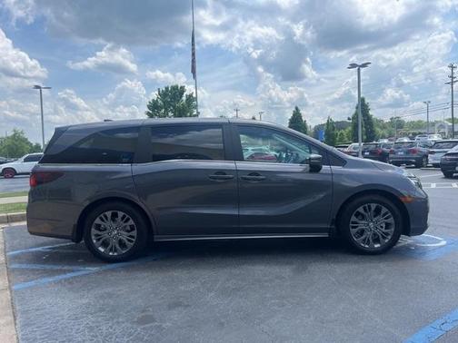 2025 Honda Odyssey Touring