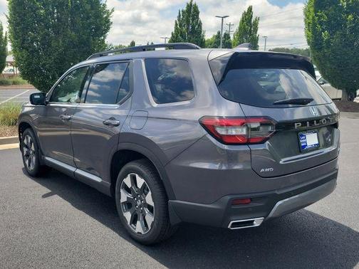 Modern Steel Metallic 2026 Honda Pilot Elite