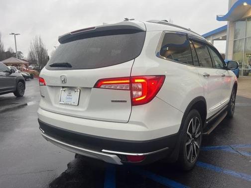 2020 Honda Pilot Touring 8-Passenger