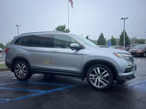 Lunar Silver Metallic 2018 Honda Pilot Touring