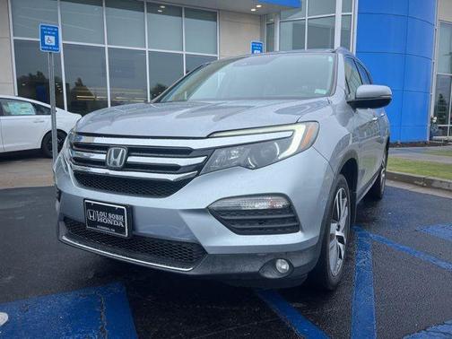 Lunar Silver Metallic 2018 Honda Pilot Touring