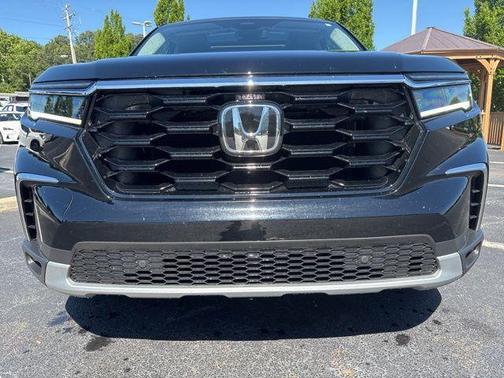 Crystal Black Pearl 2025 Honda Pilot Touring