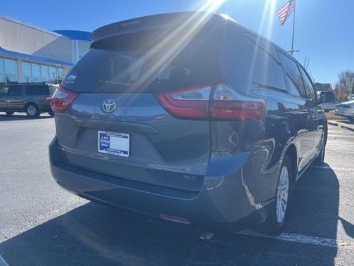 2015 Toyota Sienna XLE