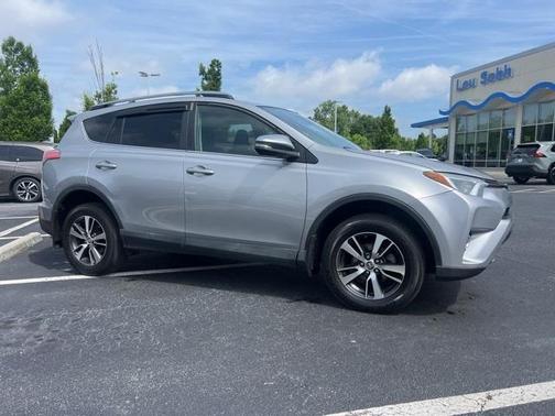 2017 Toyota RAV4 XLE