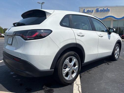 Platinum White Pearl 2024 Honda HR-V LX
