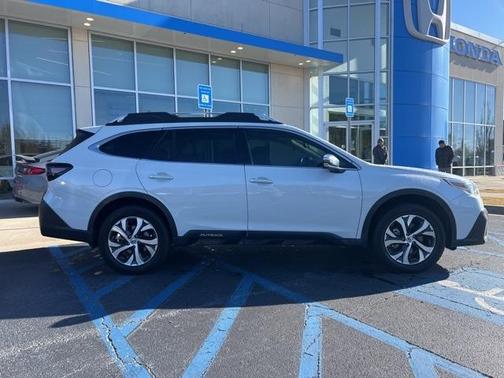 2022 Subaru Outback Touring XT