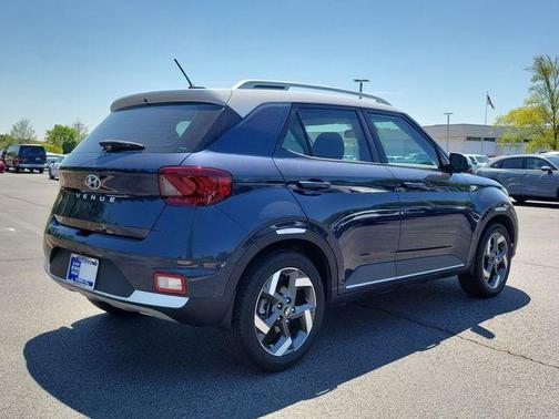 2023 Hyundai VENUE Limited