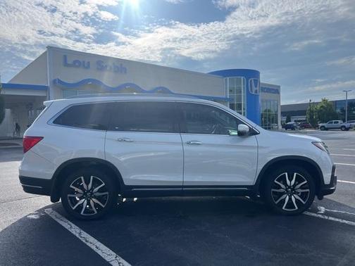 2022 Honda Pilot Touring 7-Passenger