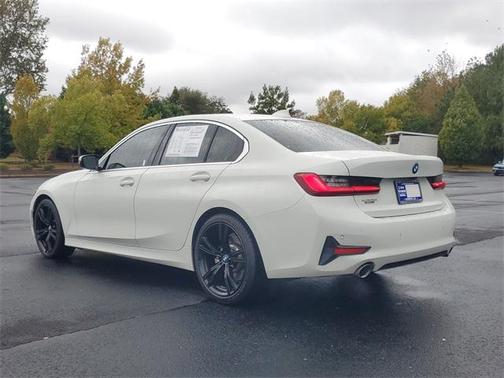 2021 BMW 330 i