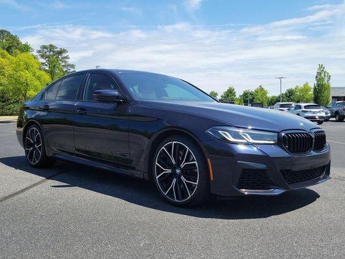 Carbon Black Metallic 2021 BMW 540 i