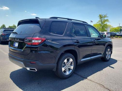Crystal Black Pearl 2026 Honda Pilot EX-L