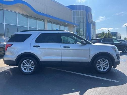 2017 Ford Explorer Base