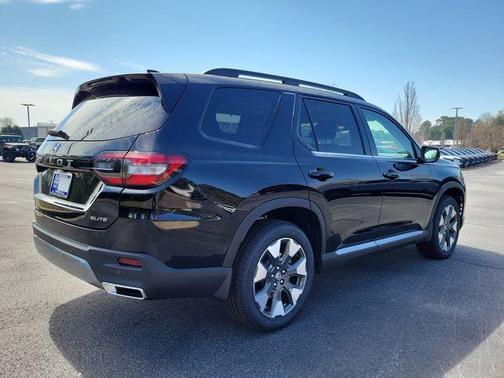 Crystal Black Pearl 2026 Honda Pilot Elite