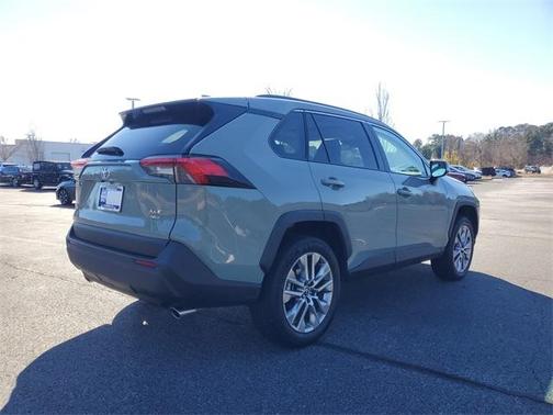 2023 Toyota RAV4 XLE Premium