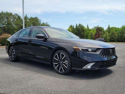 Crystal Black Pearl 2026 Honda Accord Hybrid Touring