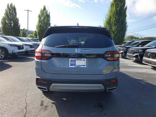 2025 Honda Pilot Touring