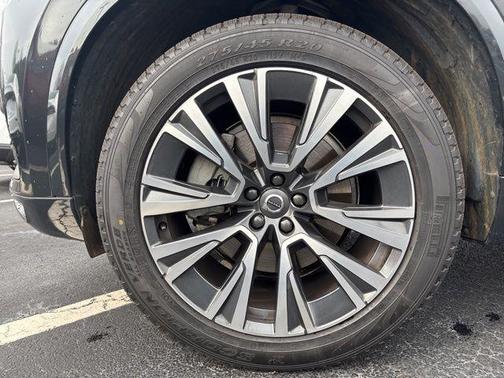 2021 Volvo XC90 T6 Momentum 7 Passenger