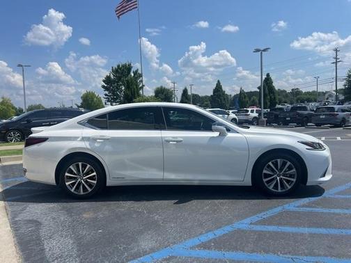 2020 Lexus ES 300h Base