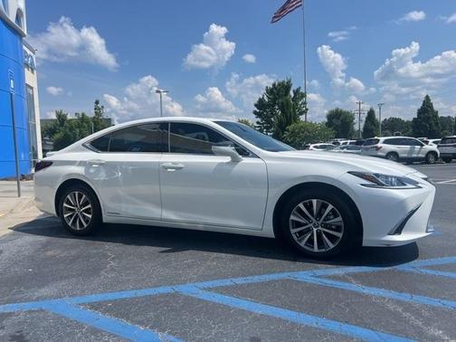 2020 Lexus ES 300h Base