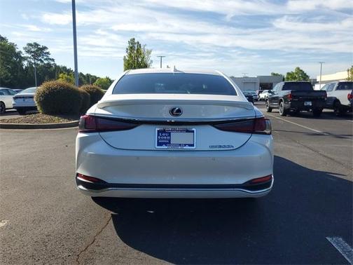 2020 Lexus ES 300h Base