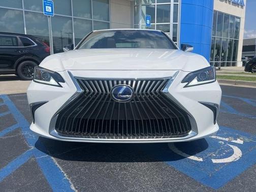 2020 Lexus ES 300h Base
