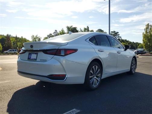 2020 Lexus ES 300h Base