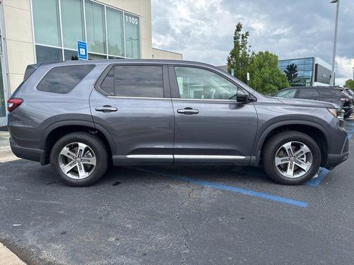 Modern Steel Metallic 2024 Honda Pilot EX-L 7-Passenger