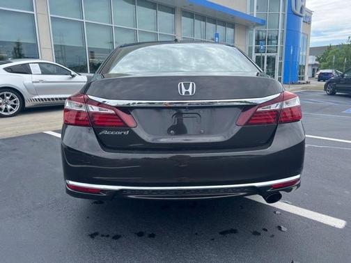 Photo 5 of 16 of 2016 Honda Accord EX-L