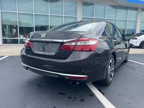Photo 4 of 16 of 2016 Honda Accord EX-L
