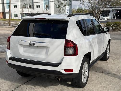 Bright White Clearcoat 2017 Jeep Compass Sport