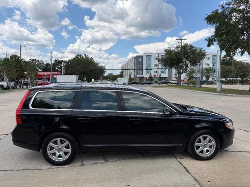 Black 2008 Volvo V70